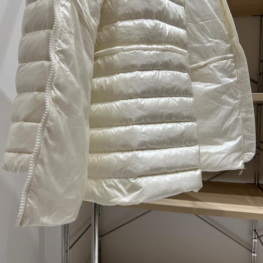 جاكيت Moncler