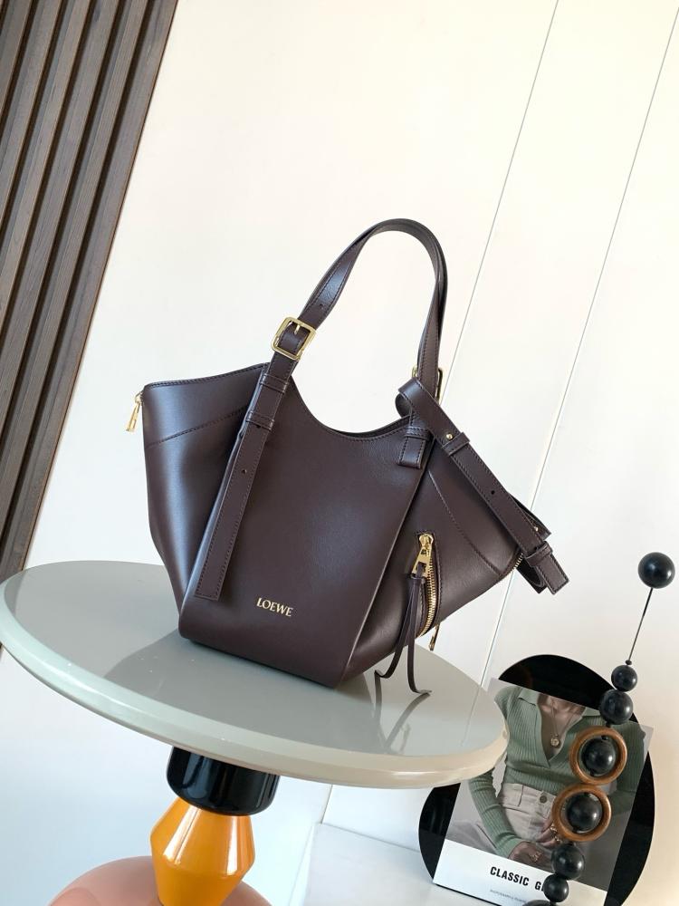 شنطة لويفي Hammock flip Loewe