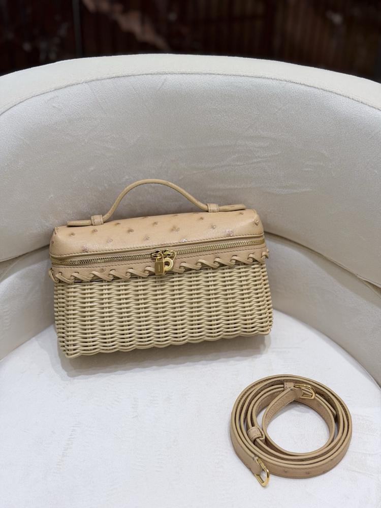 شنطة لورو بيانا Extra West Wicker Ostrich Lora piana مقاس 19 cm