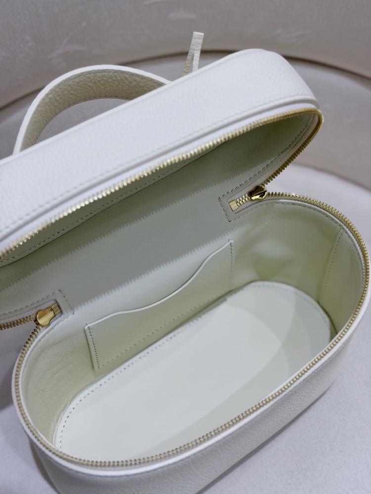 شنطة لورو بيانا Extra Softy Lora piana مقاس 21 cm