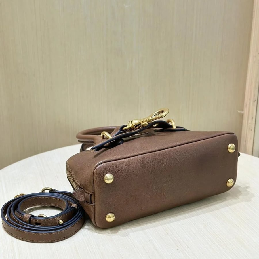 شنطة ميو ميو Mini Shell Miumiu مقاس 21 cm