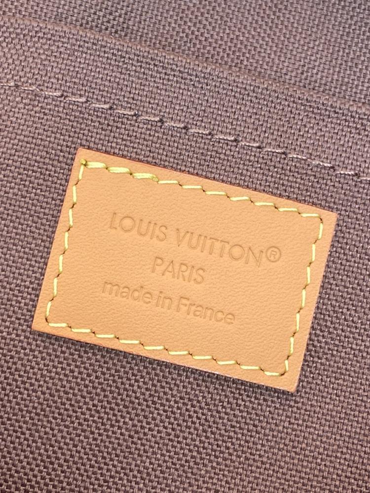 باوتش لويس فيتون Louis Vuitto