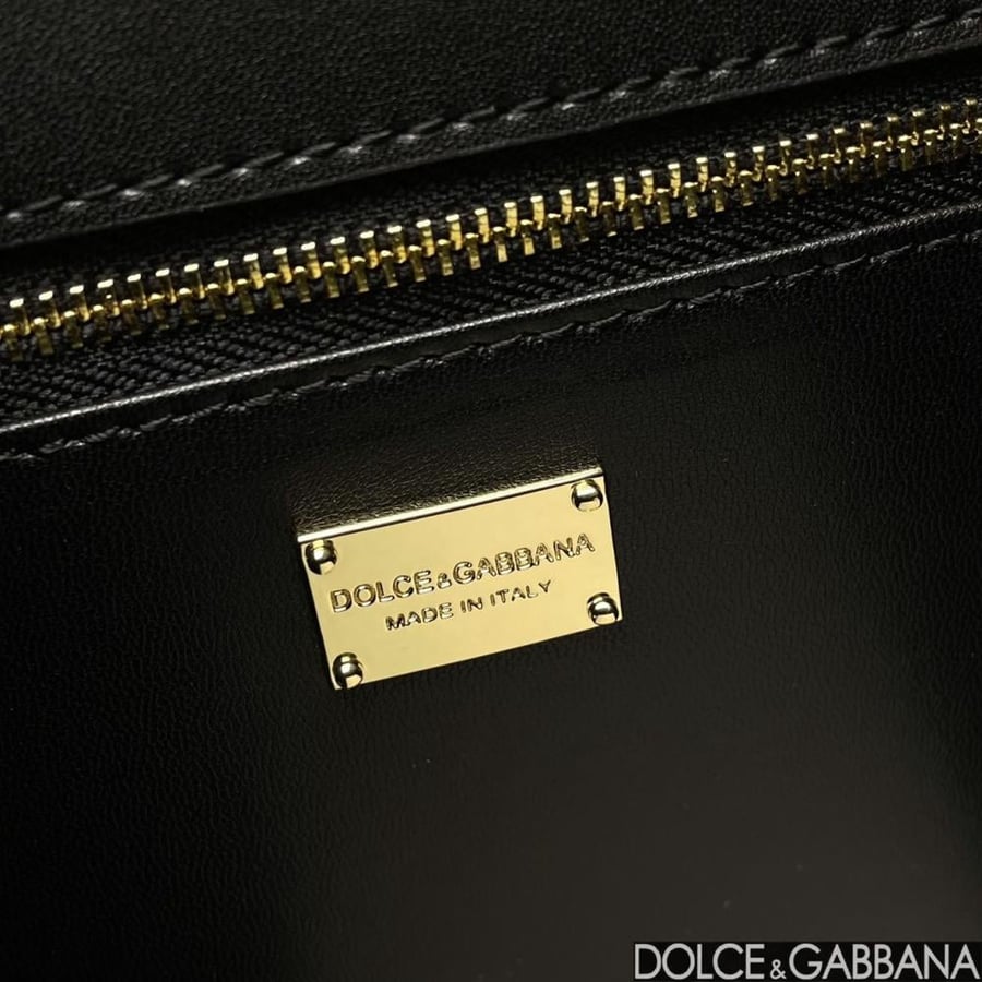 . شنطة دولتشي اند غابانا Calfskin DG Logo Bag crossbody bag