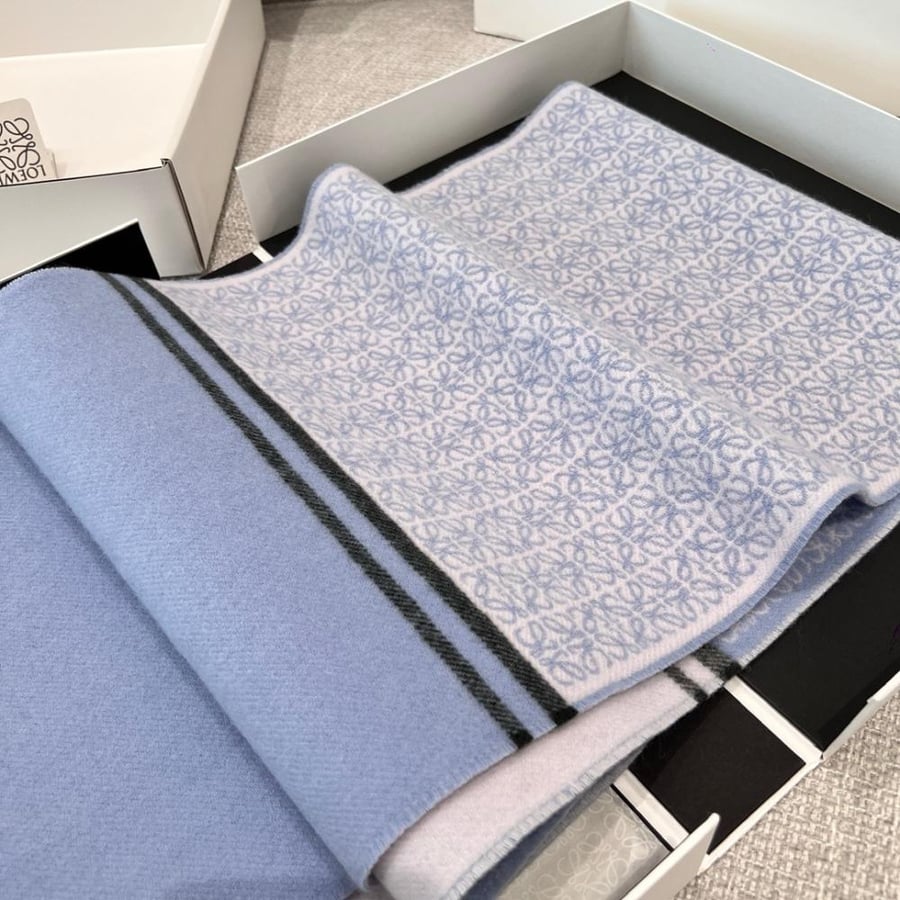 سكارف Loewe