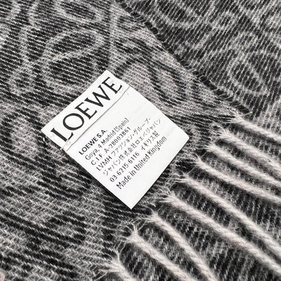 سكارف Loewe