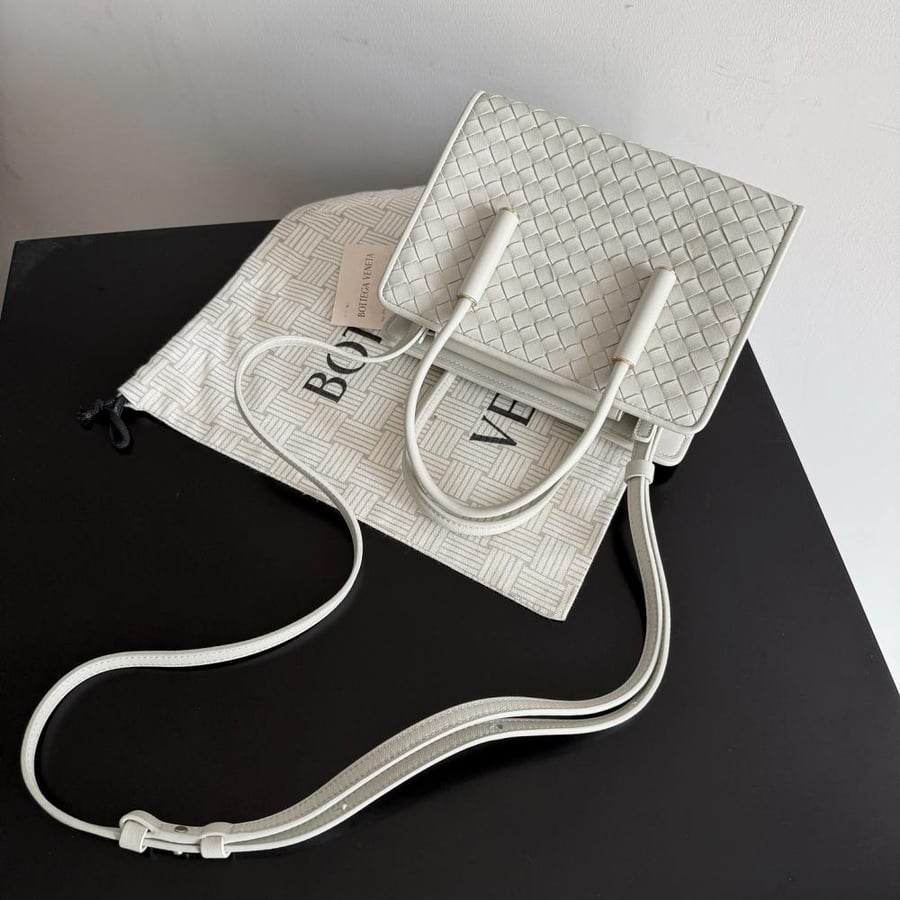 شنطة بوتيغا Baby barbara Bottega