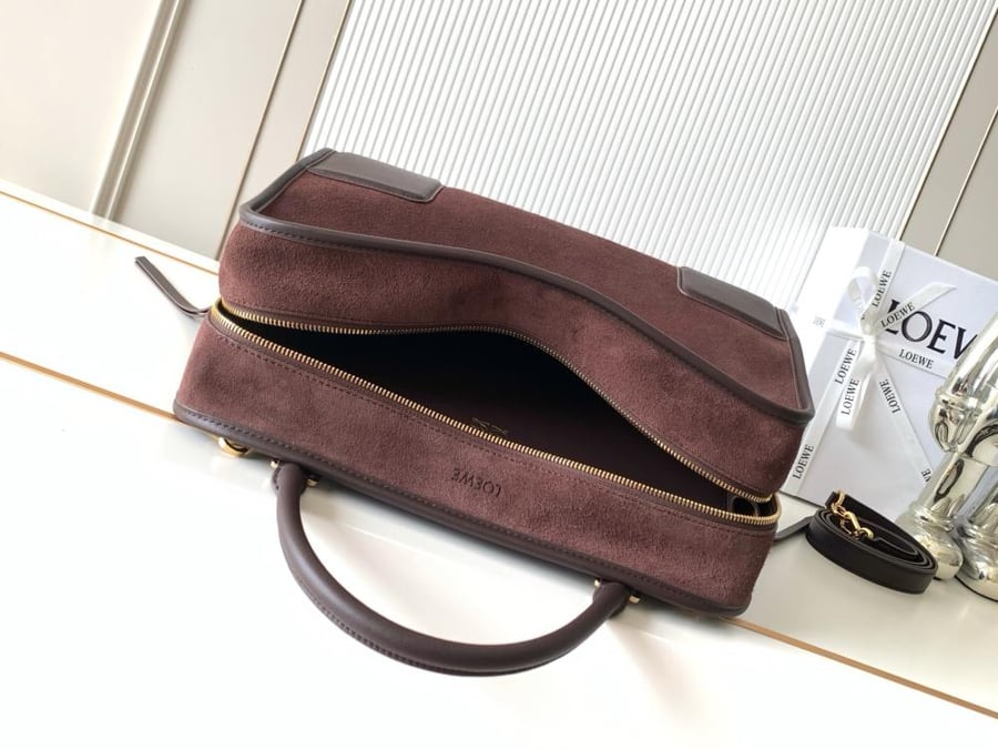 شنطة لويفي Amazona Loewe
