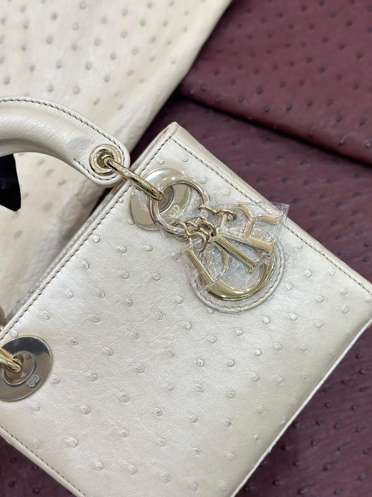 شنطة ديور Lady Ostrich Skin Dior  مقاس 17cm