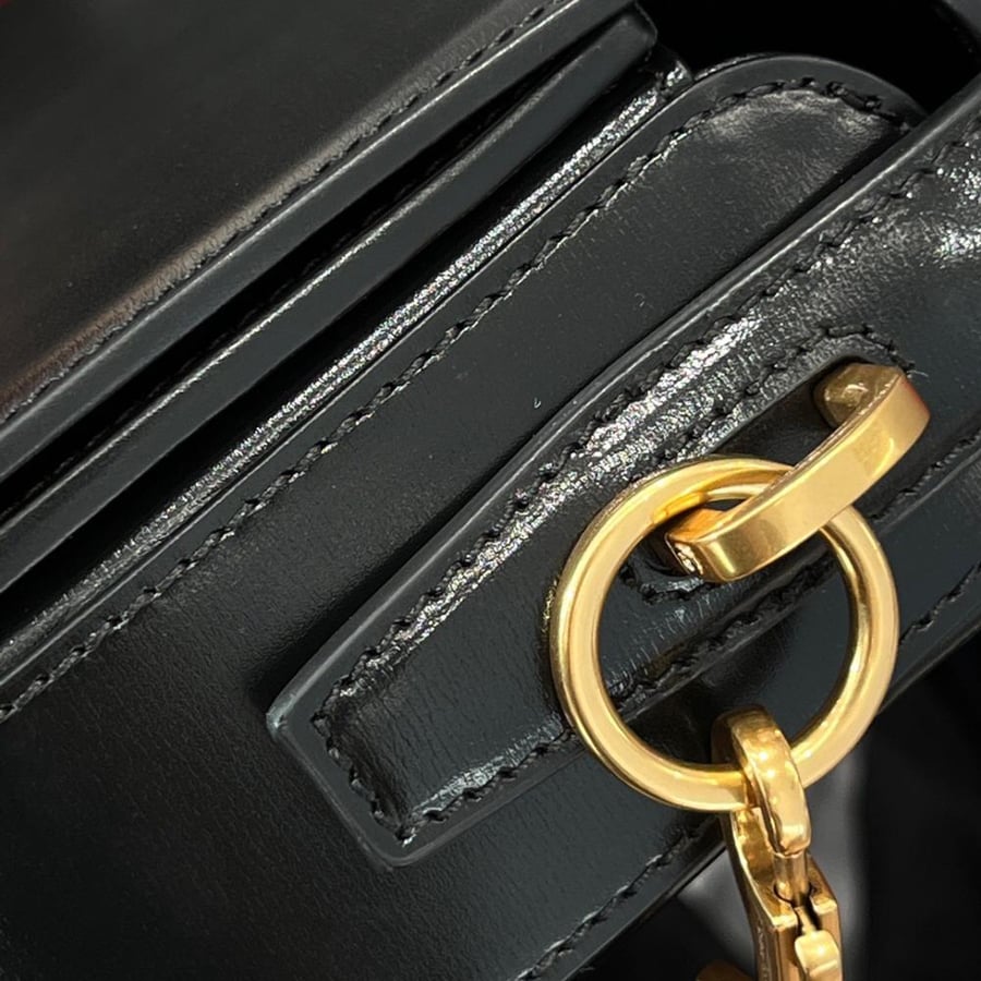 شنطة سان لوران Voltaire box Saint Laurent