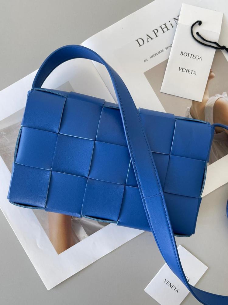 شنطة  بوتيغا Cassette مقاس 23cm