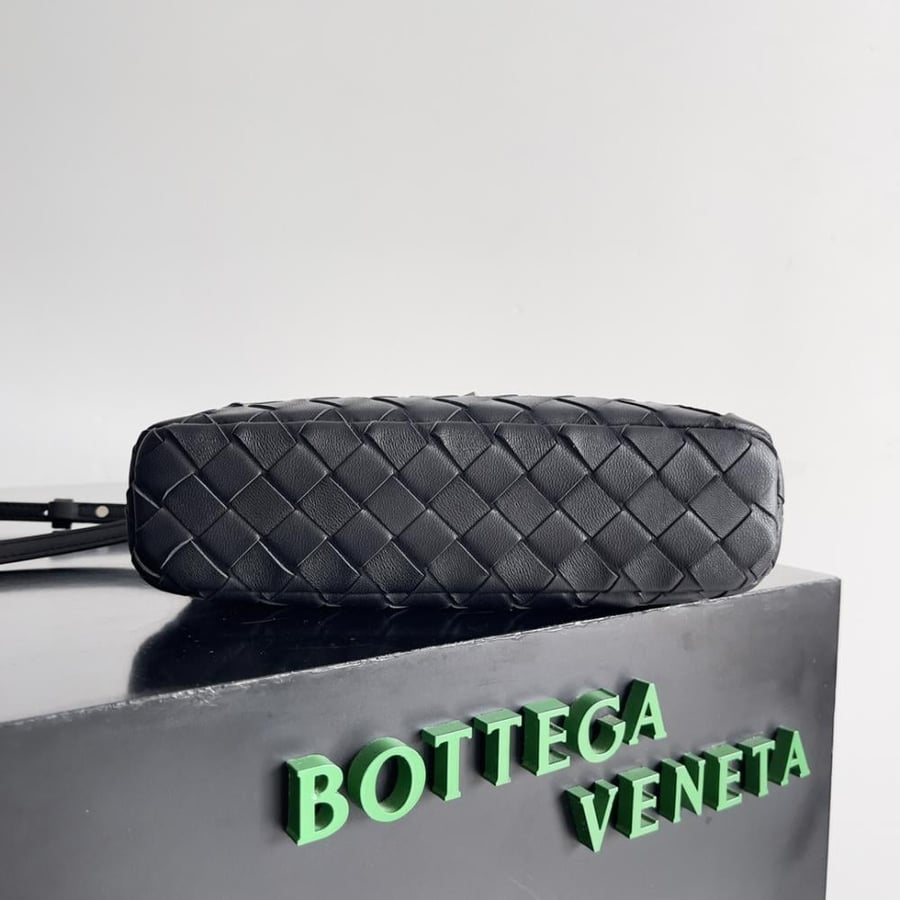 شنطة بوتيغا Bang Bang Vanity