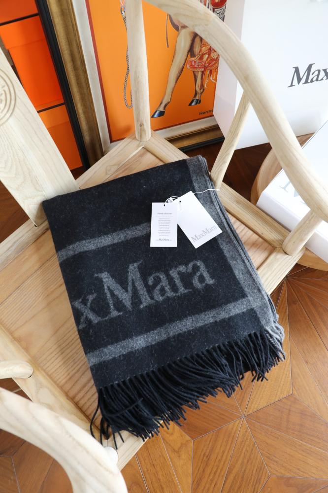 كاب MaxMara