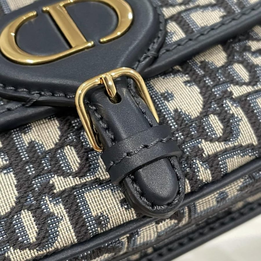 شنطة ديور DIOR BOBBY مقاس 21cm