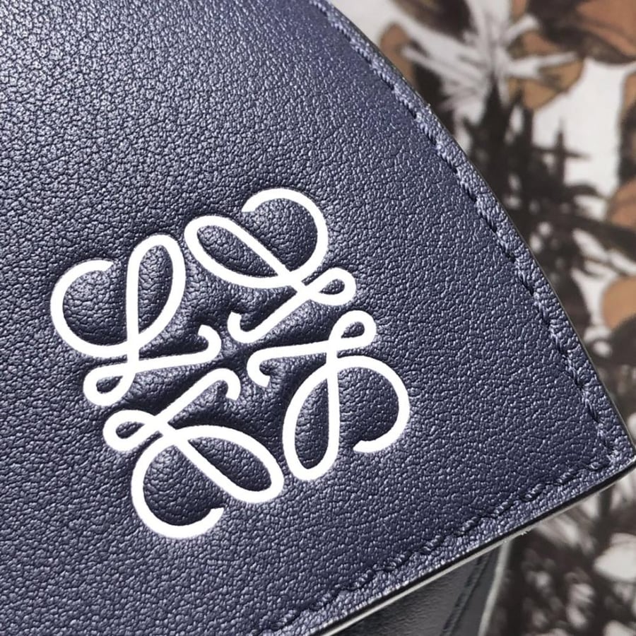 شنطة لويفي Loewe Puzzle