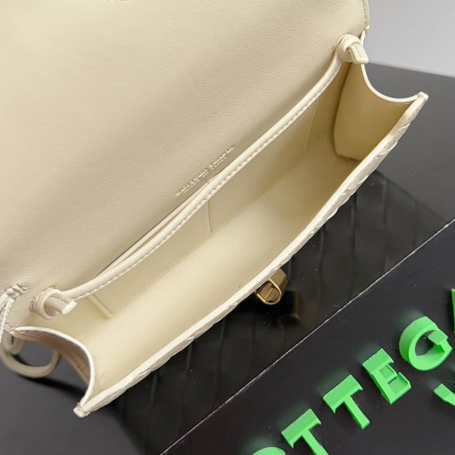 شنطة بوتيغا Andiamo pouch on strap Bottega