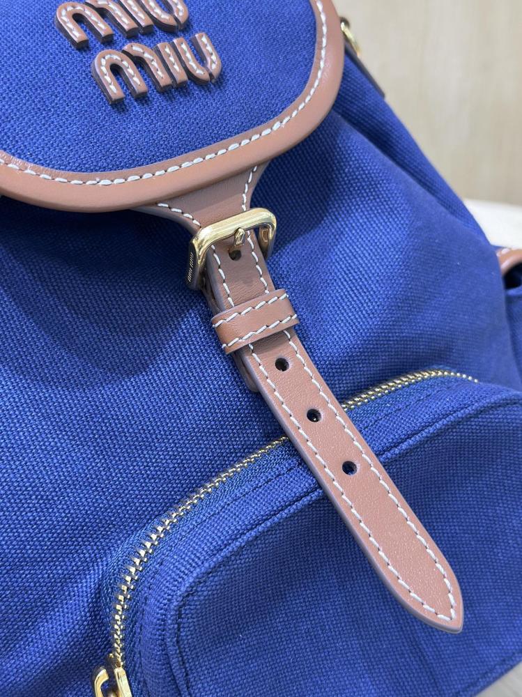 شنطة ميو ميو Small Canvas Backpack Miumiu مقاس 22 cm