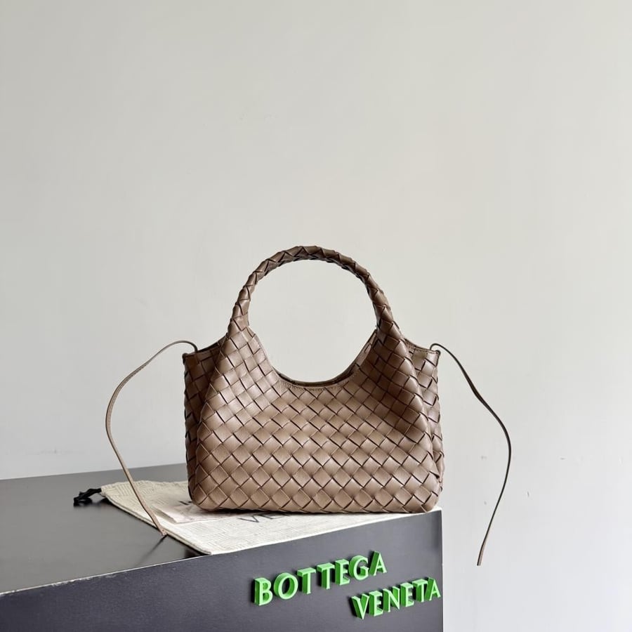 شنطة بوتيغا Small campana Bottega