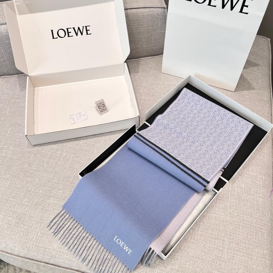 سكارف Loewe