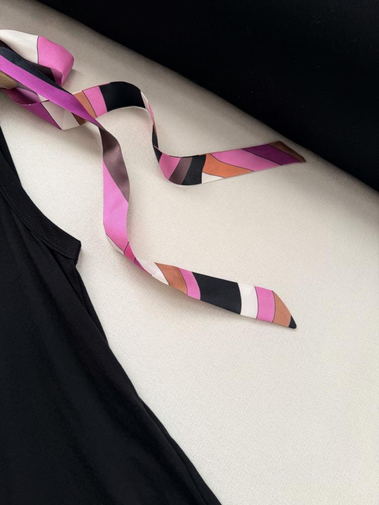 توب Pucci.
