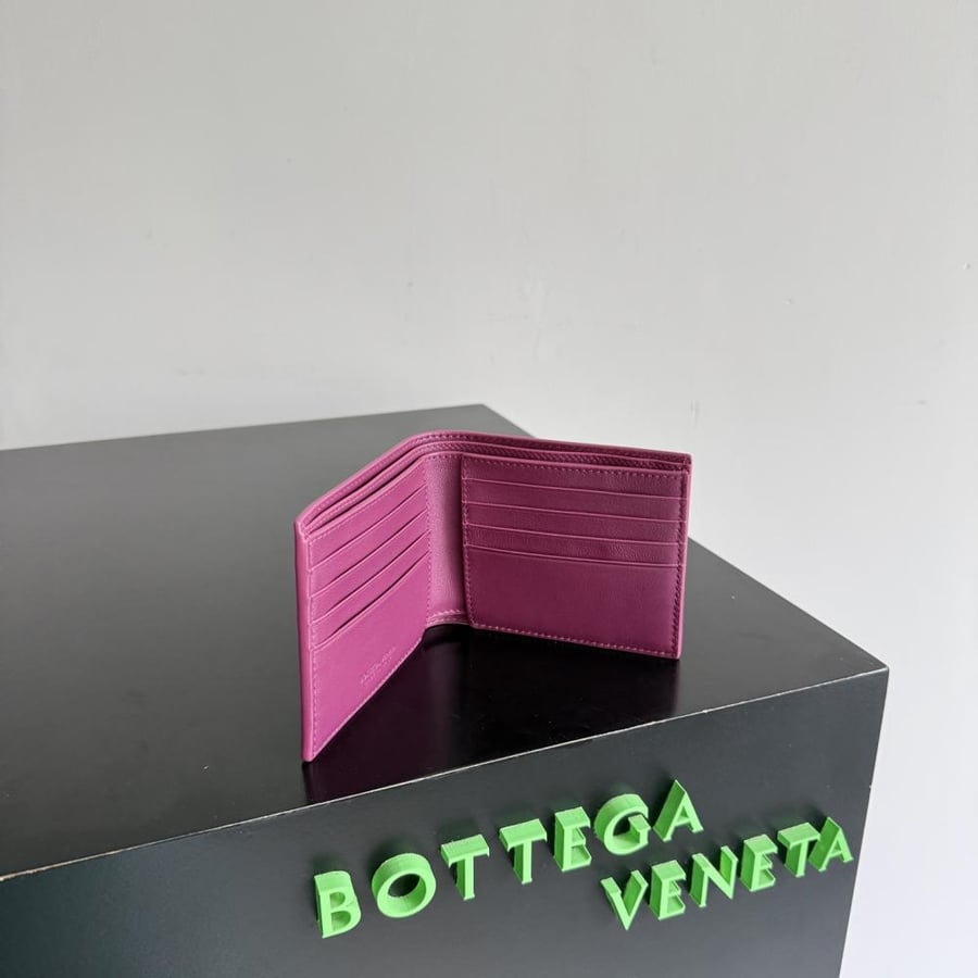 محفظة بوتيغا Ostrich Leathe bottega