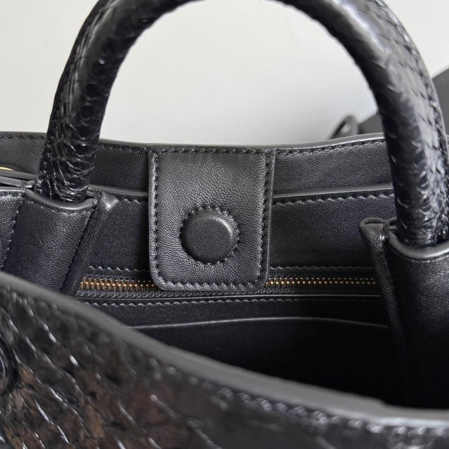 شنطة بوتيغا Mini Andiamo Bottega