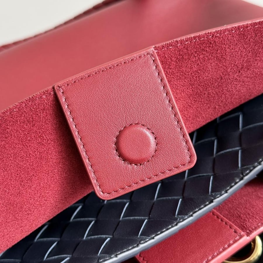 شنطة بوتيغا Andiamo مقاس 32cm