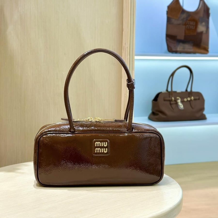 شنطة ميو ميو Small Beau Patent Leather Miumiu مقاس 28 cm
