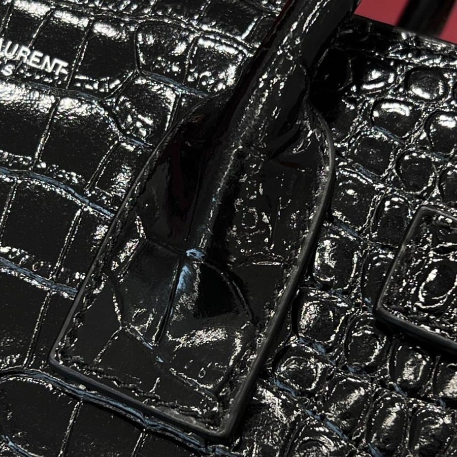 شنطة سان لوران  Sac De Jour Baby