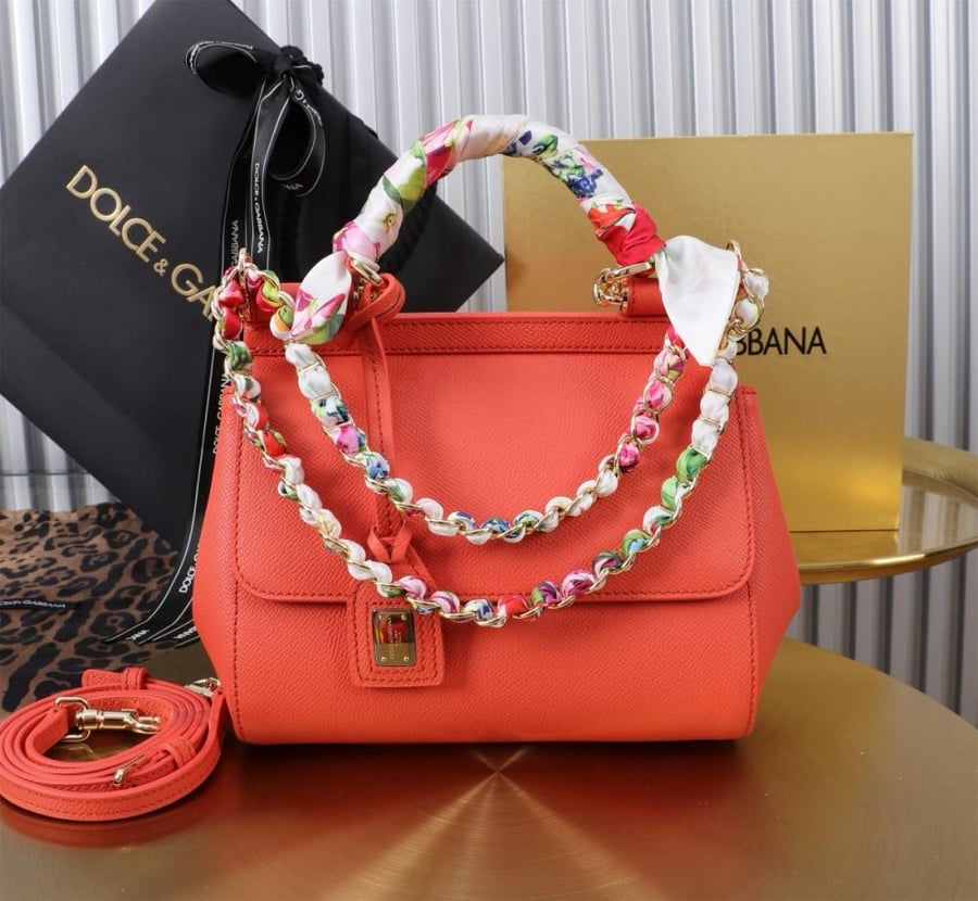 شنطة دولتشي اند غابانا Medium Sicily handbag