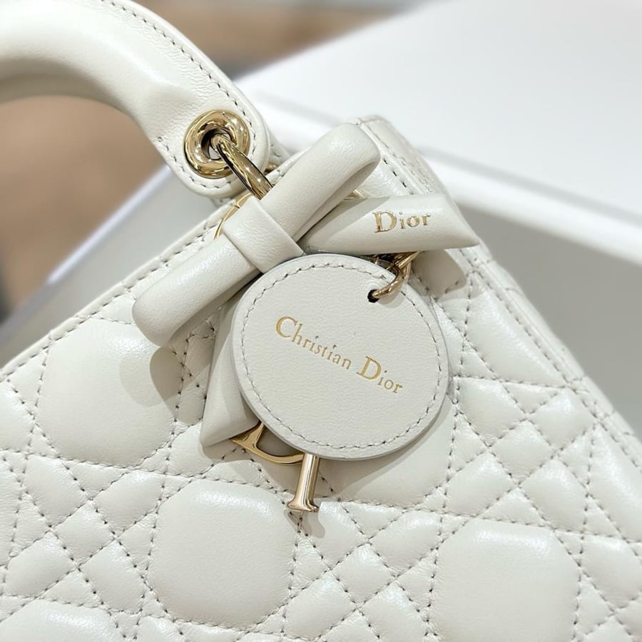 شنطة ديور Lady Dior مقاس 17cm