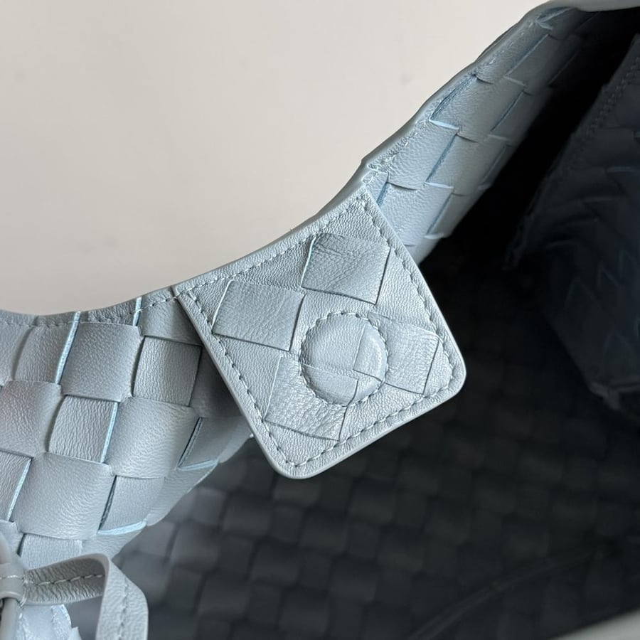 شنطة بوتيغا Small campana Bottega