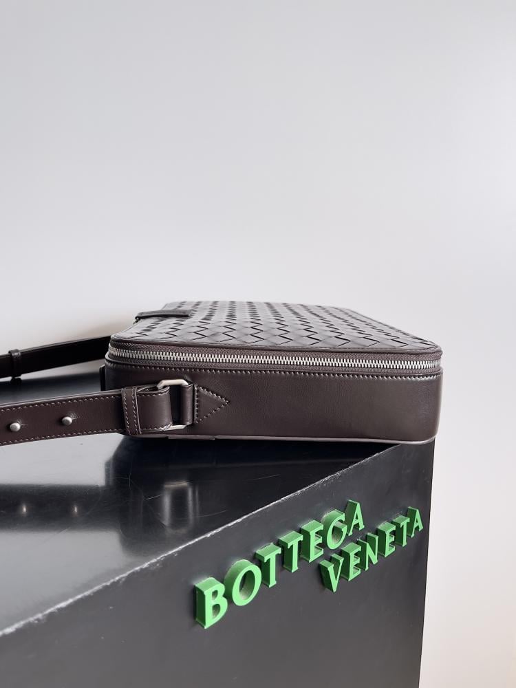 شنطة بوتيغا Laptop Bag bottega.