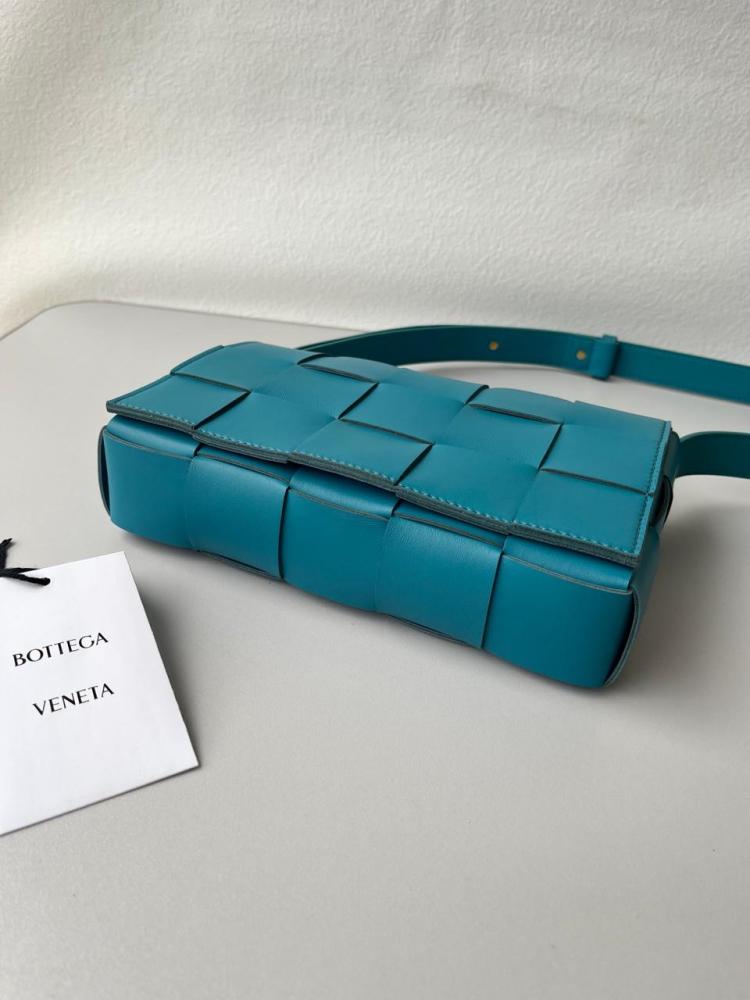 شنطة  بوتيغا Cassette مقاس 23cm
