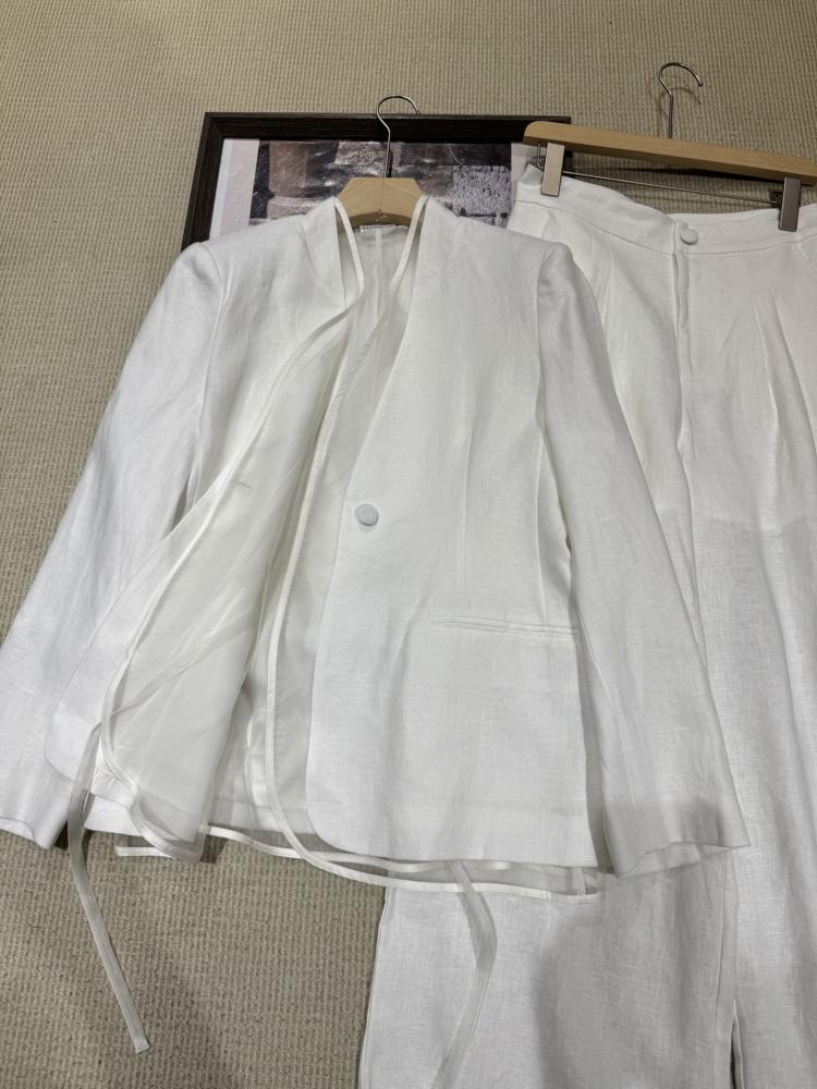 طقم Brunello cucinelli