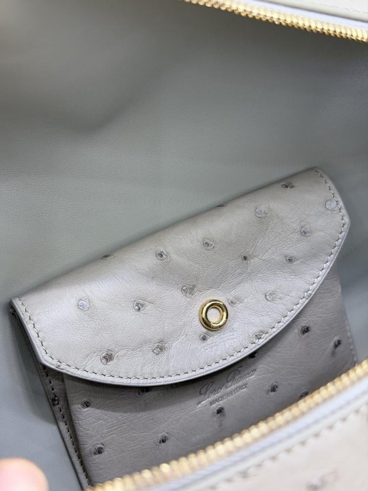 شنطة لورو بيانا Extra Ostrich Lora piana مقاس 27 cm