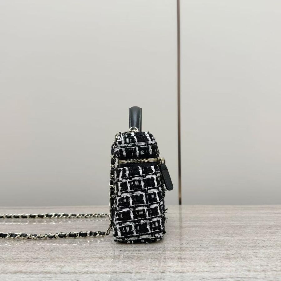 شنطة شانيل مقاس 19.5cm