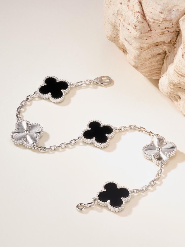اسورة فان كليف