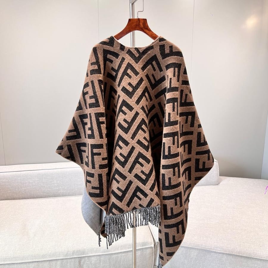 سكارف Fendi