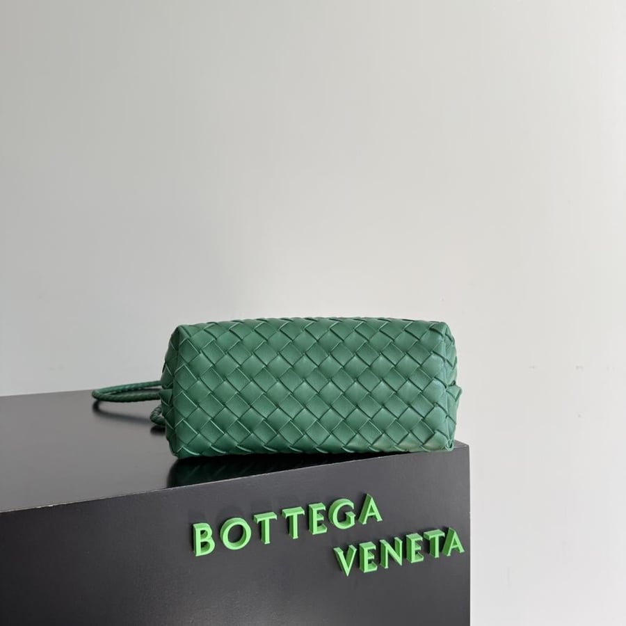 شنطة بوتيغا Small Andiamo Bottega