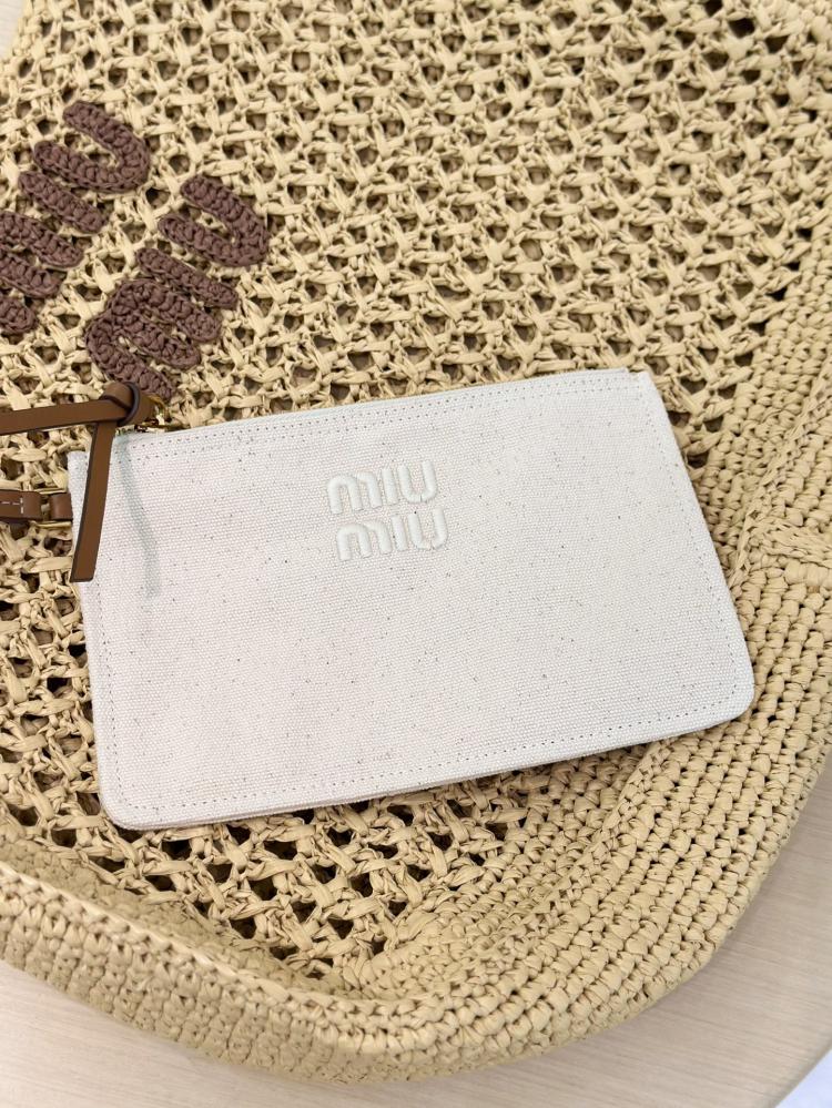 شنطة ميو ميو Large Woven Miumiu مقاس 44 cm