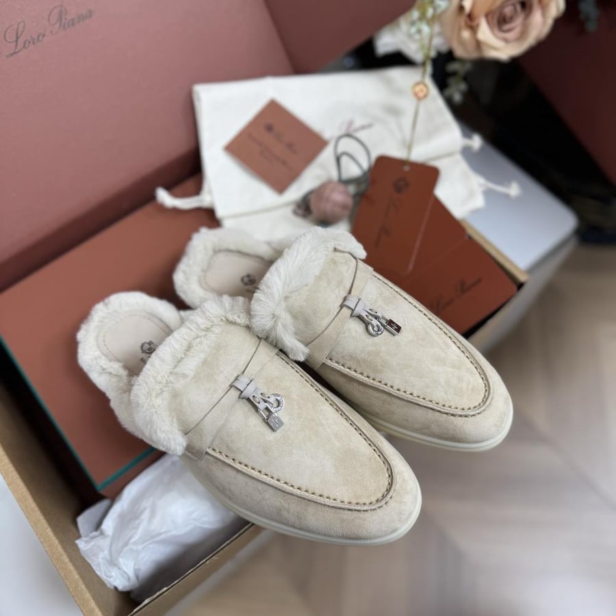 سليبر فلات لورو بيانا Suede Fur