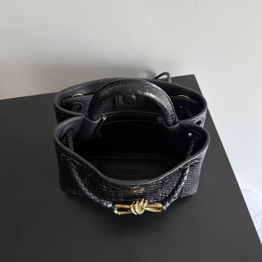 شنطة بوتيغا Mini Andiamo Bottega