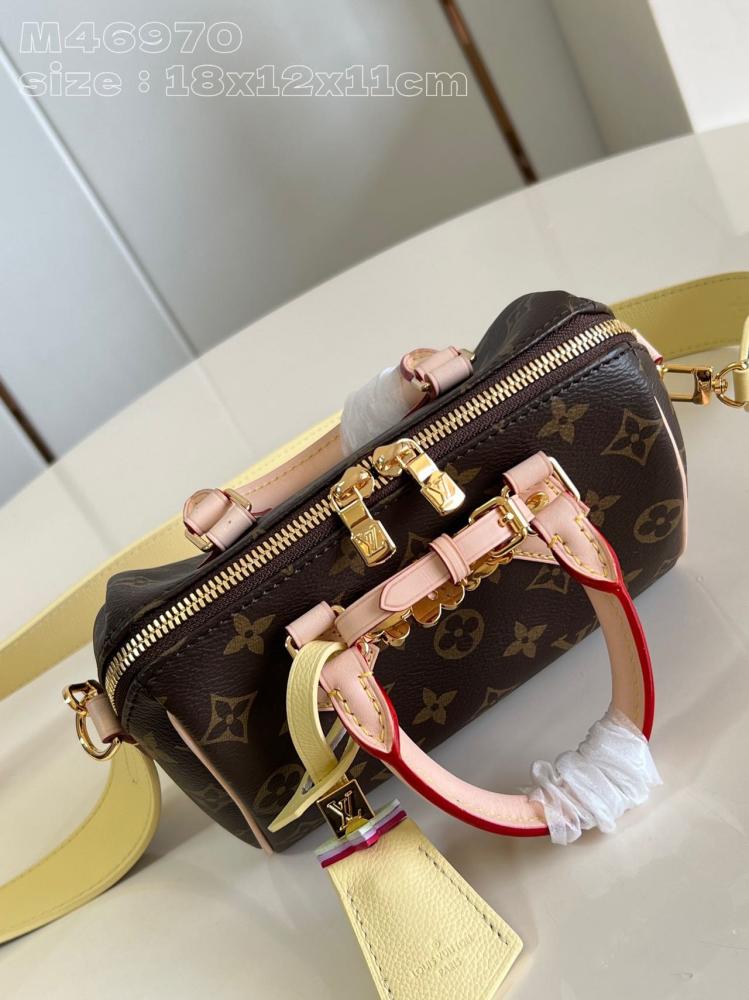 شنطة لويس فيتون Speedy Bandoulière مقاس 18