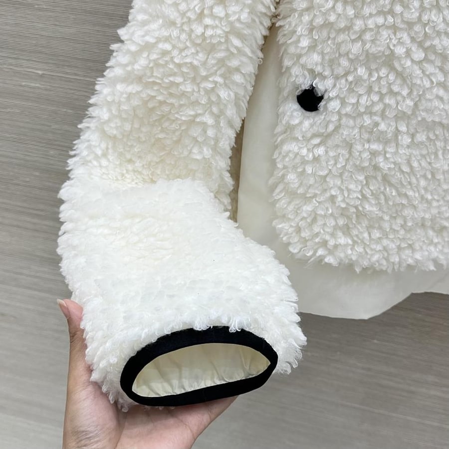 جاكيت Moncler