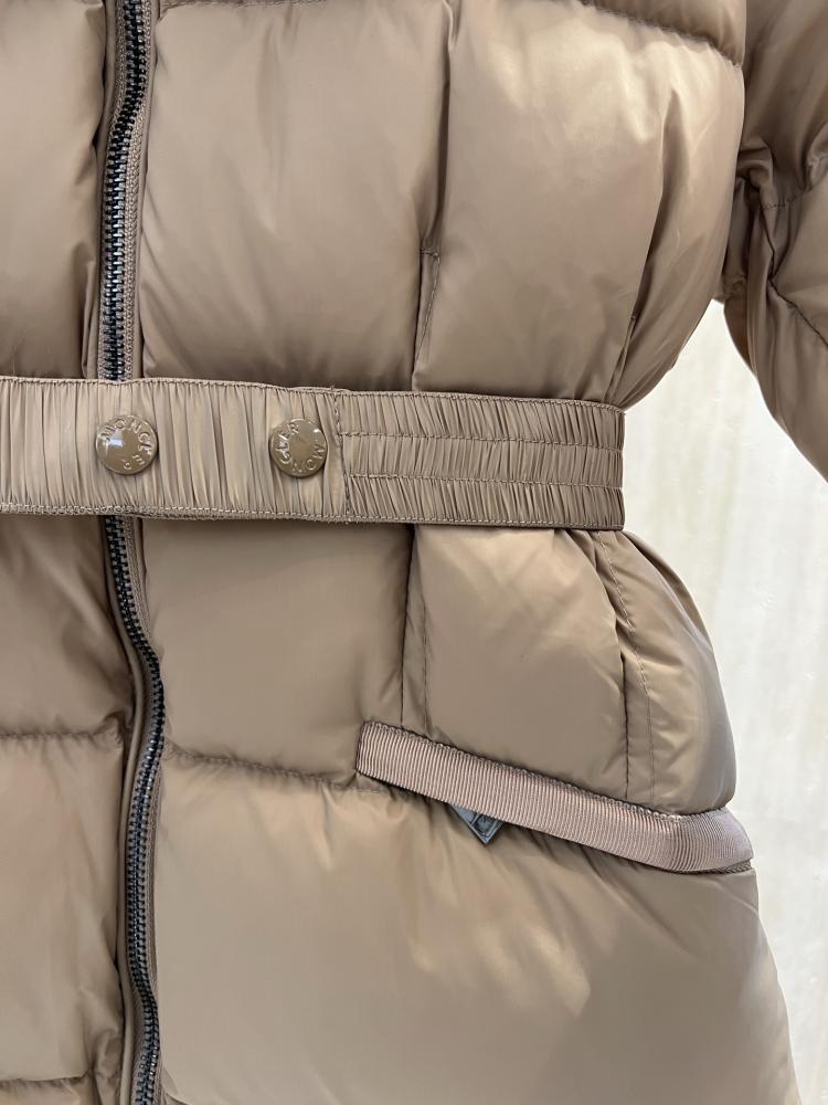 جاكيت Moncler