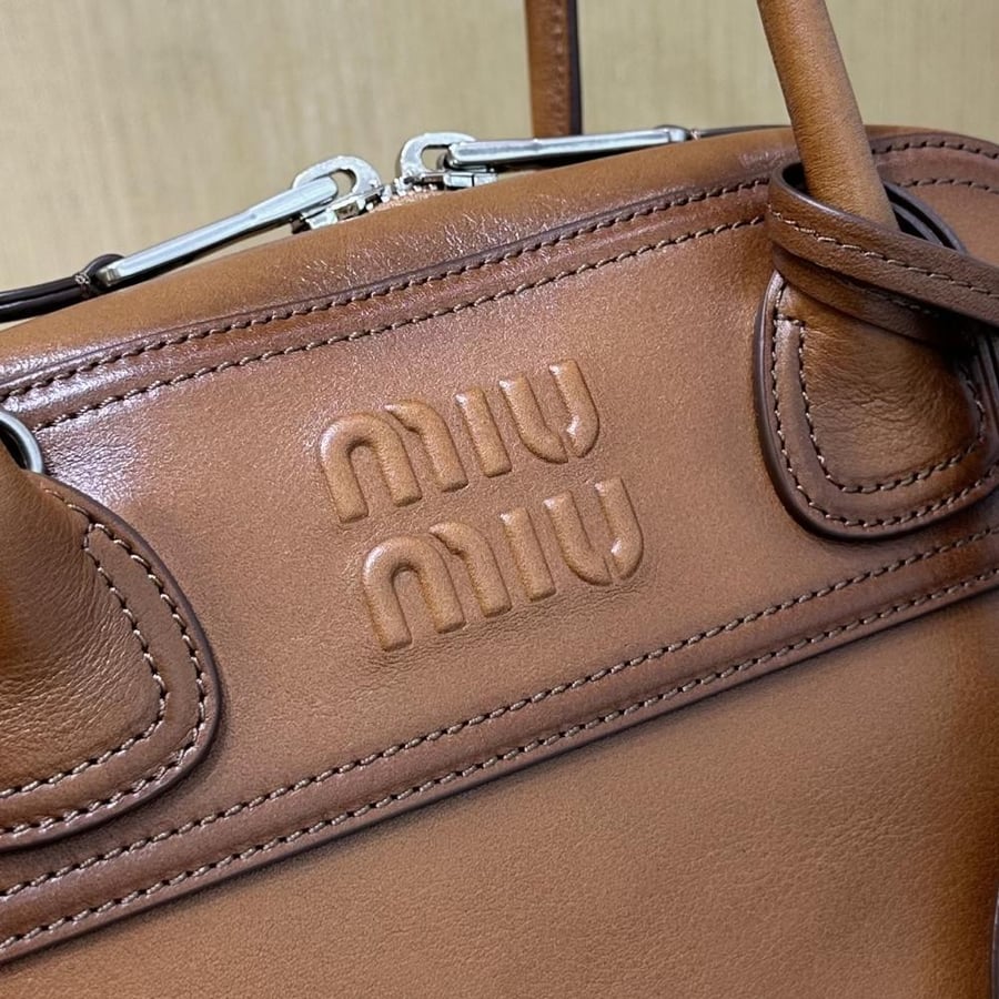 شنطة ميو ميو Mini Vivant Miumiu مقاس 28 cm