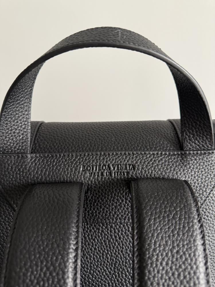 شنطة بوتيغا School Bag Bottega