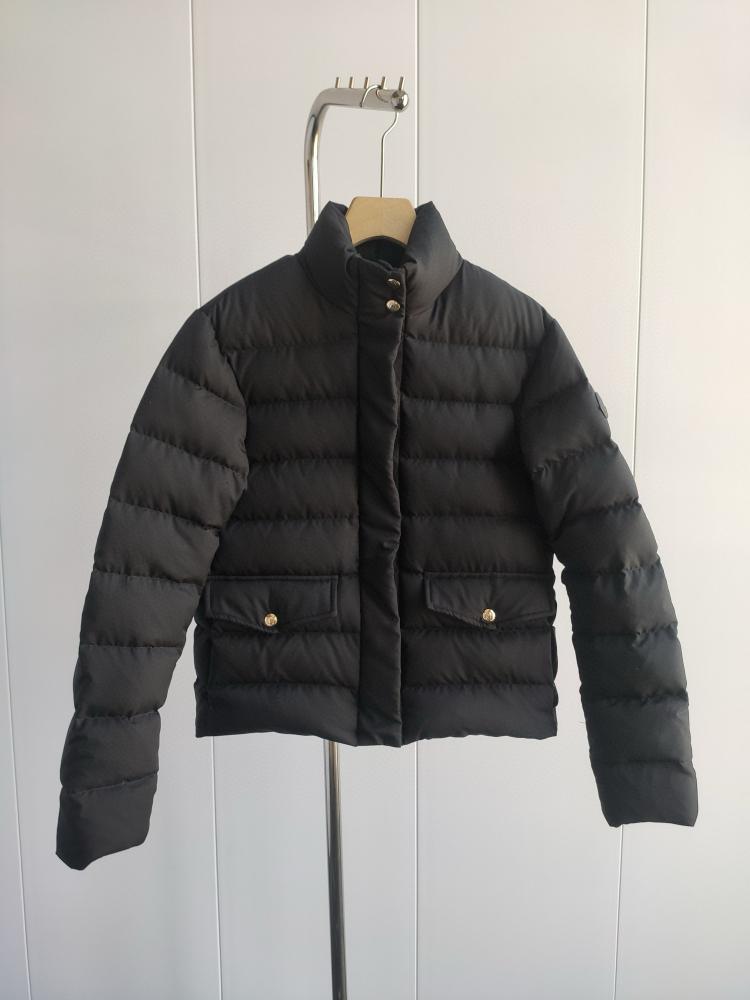 جاكيت Moncler