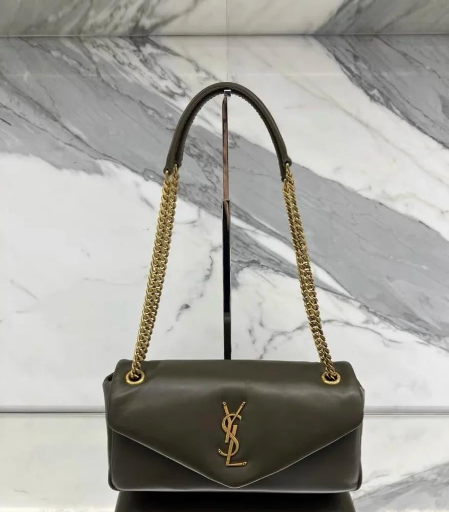 شنطة سان لوران Calypso  مقاس 26cm