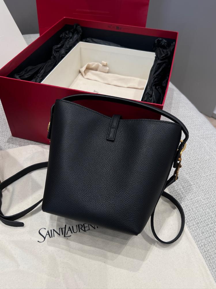 شنطة سان لوران Bucket Saint Laurent